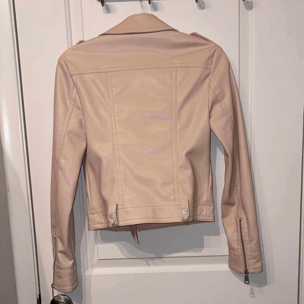 Express Women's Cream Leather Jacket - Picture 2 of 5
